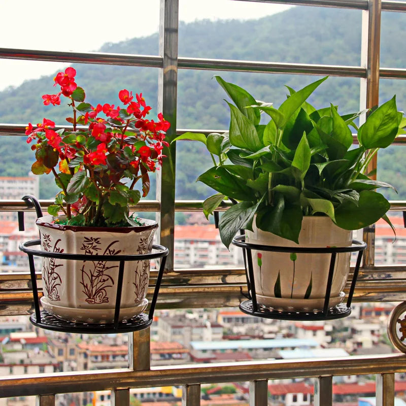 Iron Art Hanging Flower Pot with Hook – Metal Balcony Basket Planter (1/2/3 Pack)