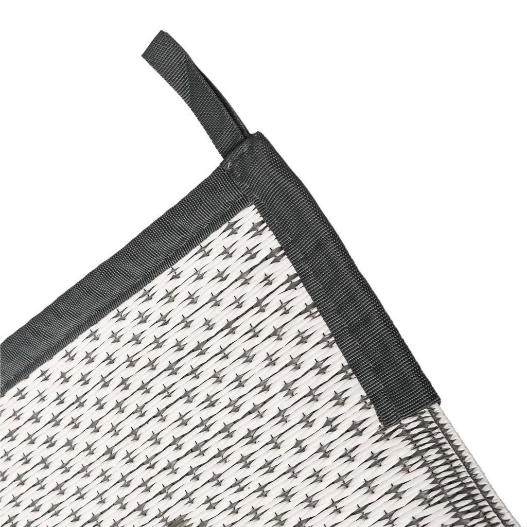 PP Outdoor Mat 6×9ft – Gray & White Grid with Ground Pegs for Patio & Camping