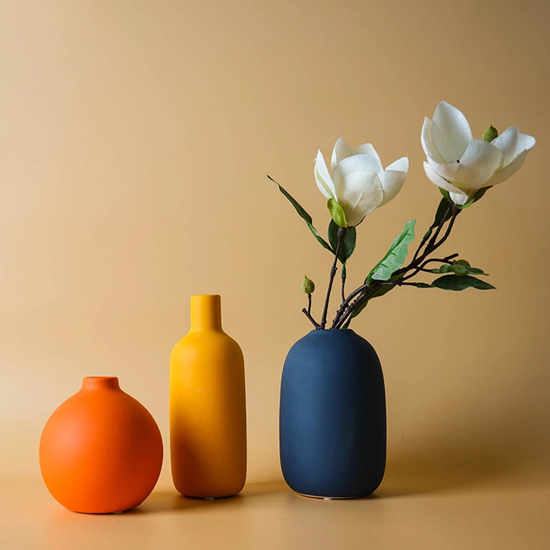 Nordic Solid Colour Ceramic Vase — Narrow Neck for Dried & Fresh Flowers