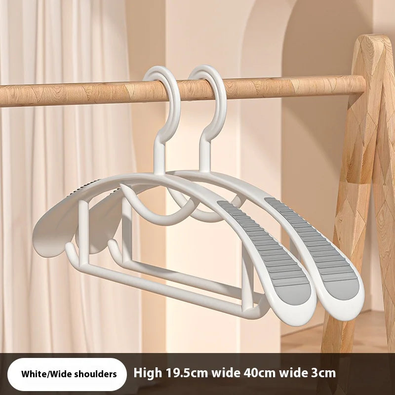 Non-Slip Wide Shoulder Plastic Clothes Hanger