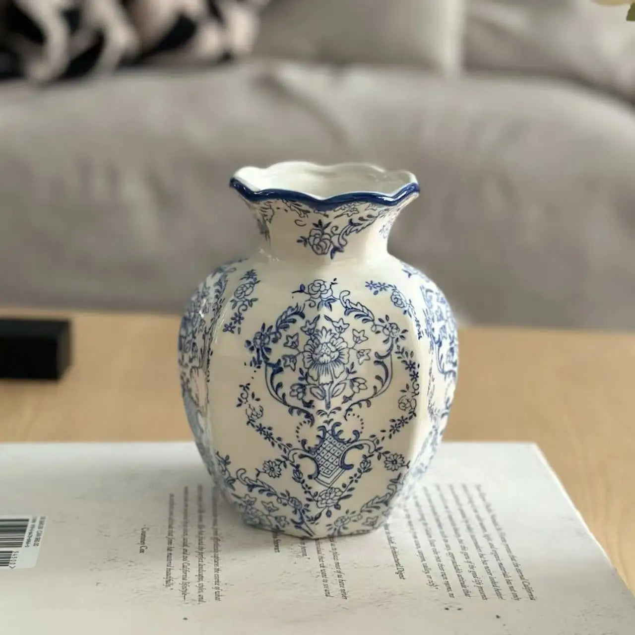 Hand-Painted Blue & White Porcelain Vase — Traditional Chinese Style