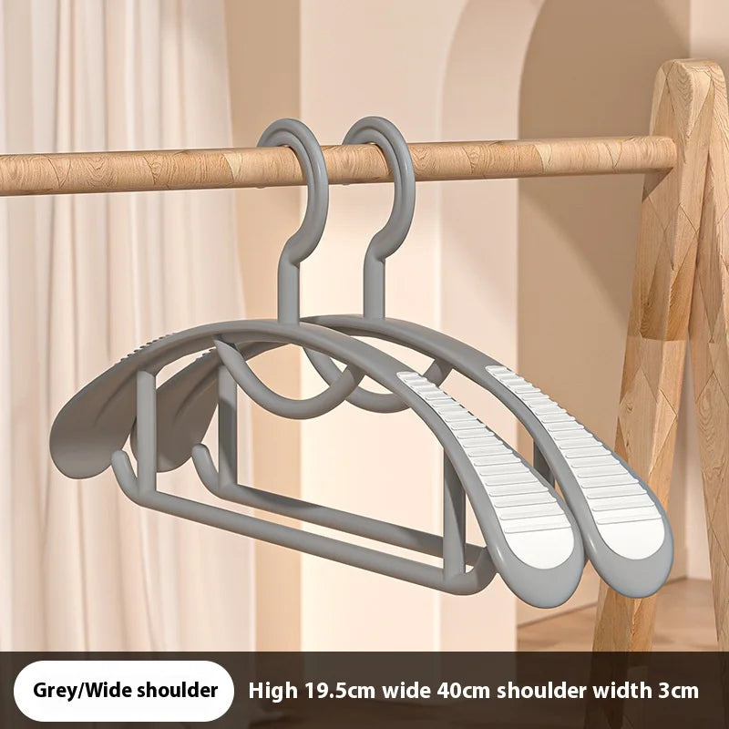 Non-Slip Wide Shoulder Plastic Clothes Hanger